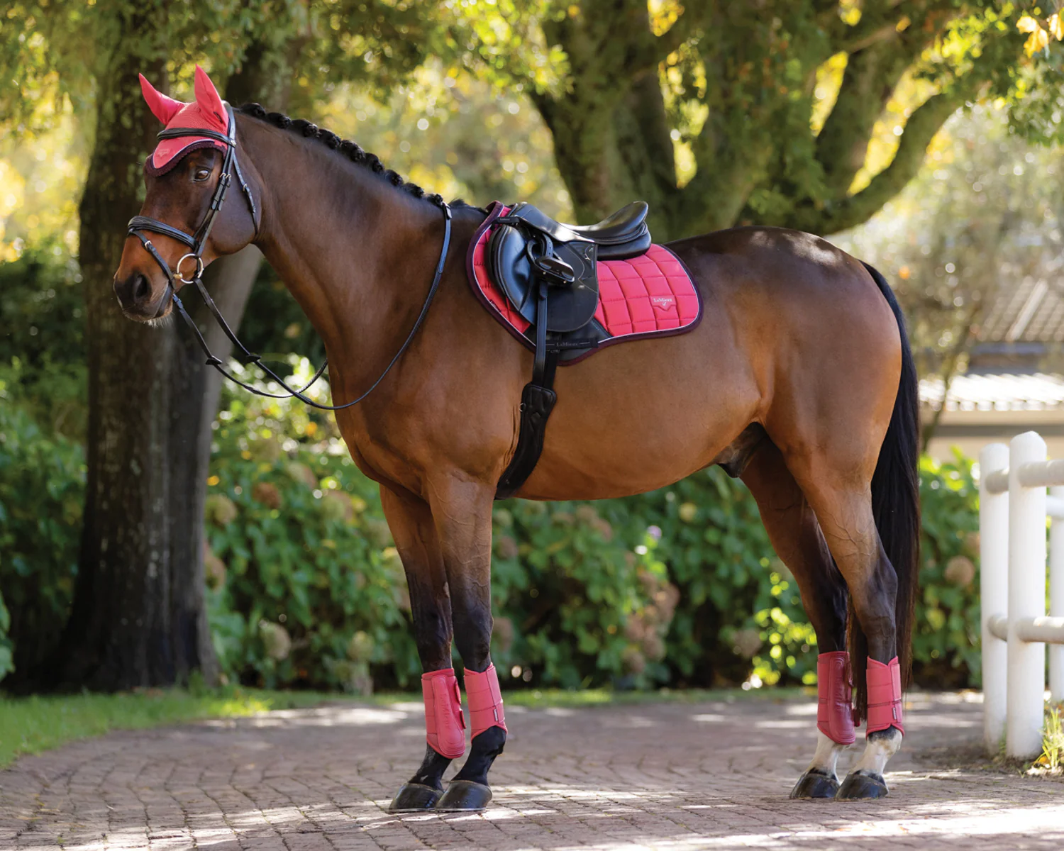 LeMieux® Loire Classic Close Contact Saddle Pad - Image 9