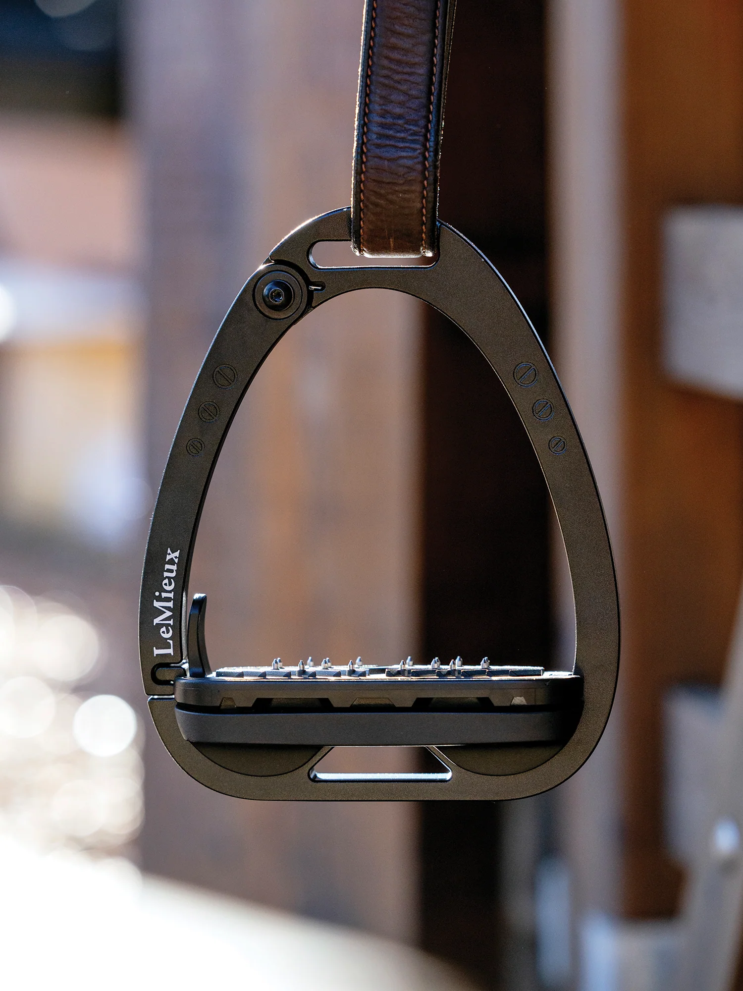 LeMieux® Vector Balance Stirrups - Image 10